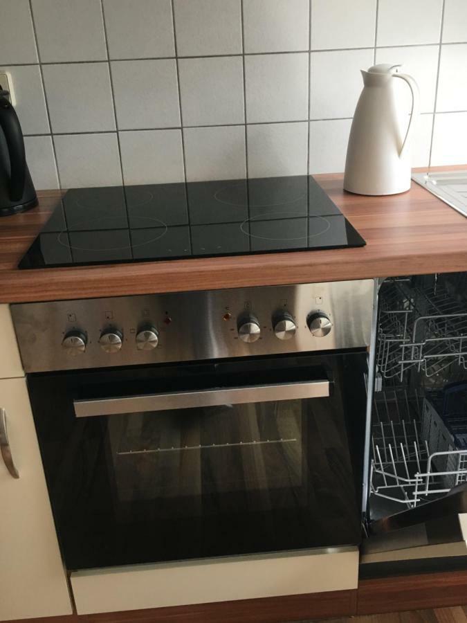 Gemuetliche Ferienwohnung Im Erdgeschoss- Jenaer Strasse Erfurt Bagian luar foto
